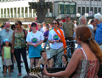 Blue Flower singt Friedenslieder