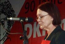 Christel Wegner am Rednerpult.